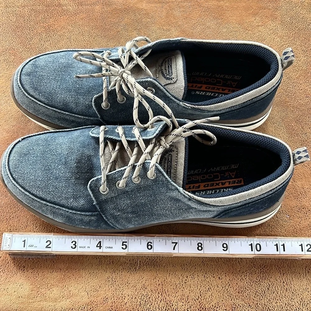 Skechers relaxed fit Blue Casual Boat Shoes w/ Air cooled memory foam. Size 9.5